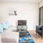 2-Level Apt With 3 Beds 3 Baths & Free Parking In Waterloo