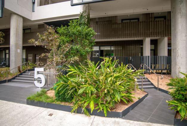 2-level With 3 Beds 3 Baths & Free Parking In Waterloo * Sydney