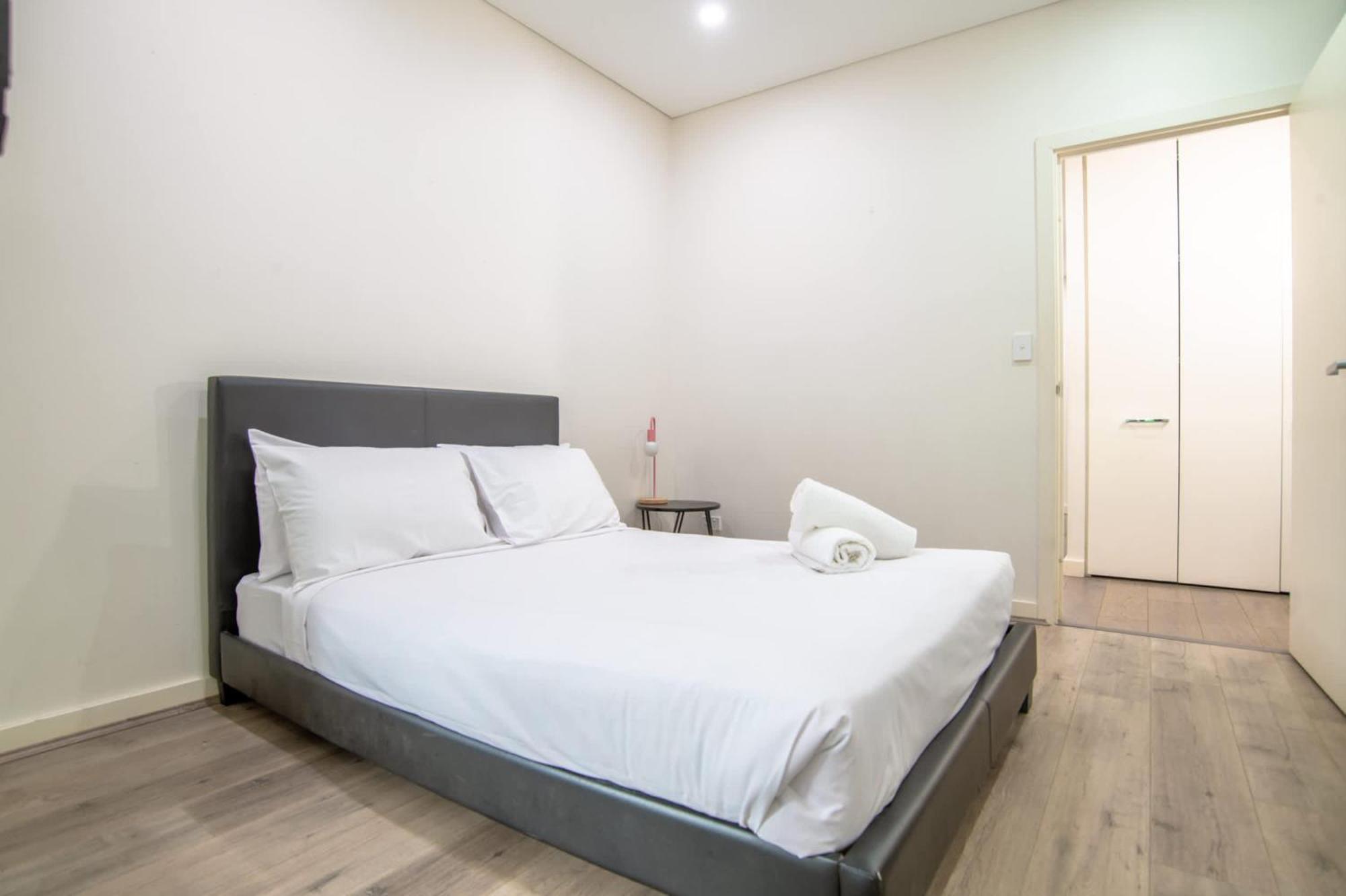 Apartment 2-level With 3 Beds 3 Baths & Free Parking In Waterloo Sydney